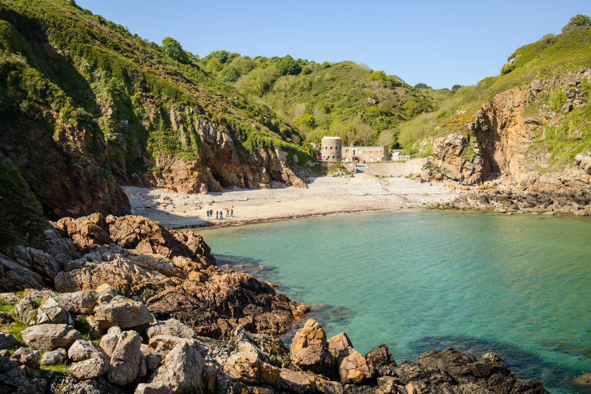 14 April trade update